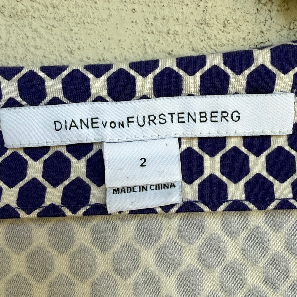 Diane Von Furstenberg “New Julian Two Mini” Blue/White Wrap Dress Size 2 - Picture 2 of 14